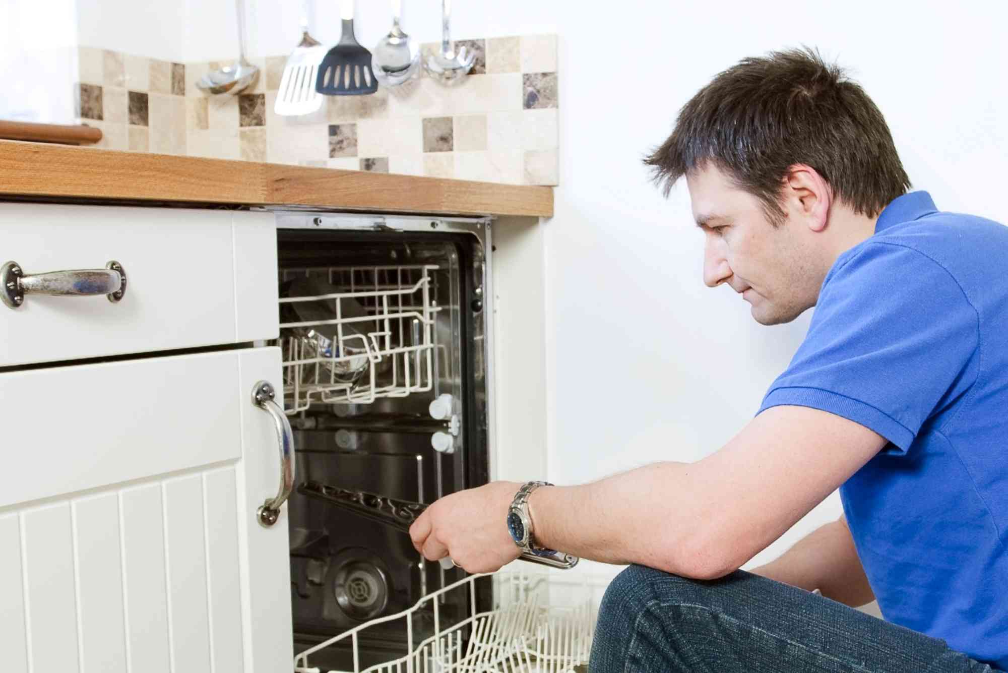 How to Replace a Faulty Dishwasher Spray Arm Without a Technician. (1)